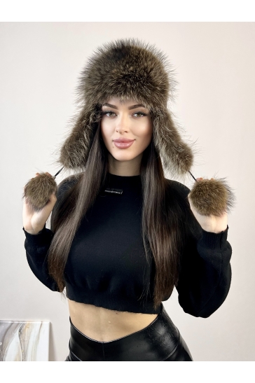 Шапка женская из натуральной кожи с енотом