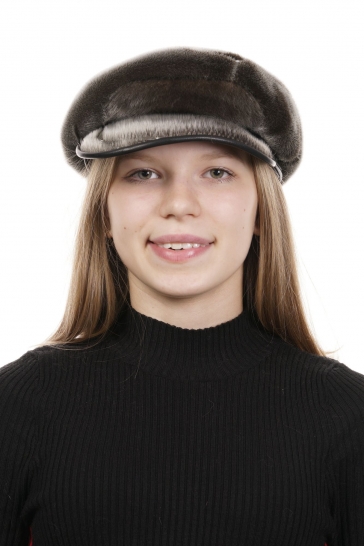 Меховая шапка женская из нерпы