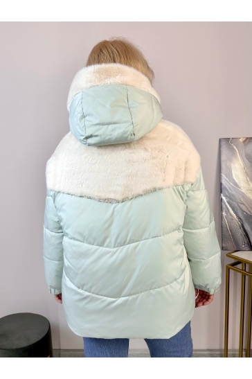 Пуховик женский из текстиля с капюшоном, отделка искусственный мех