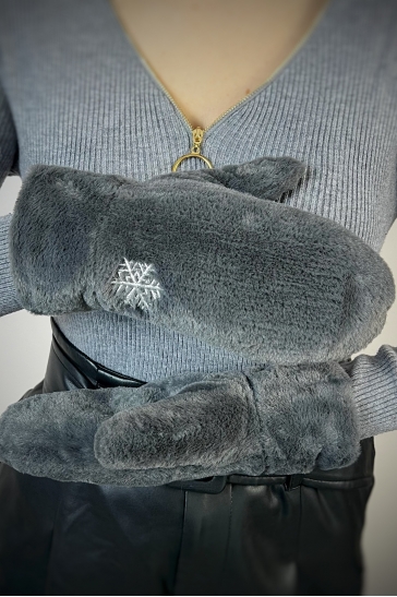 Варежки женские