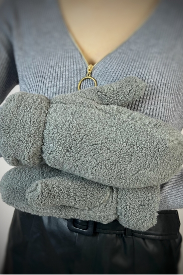 Варежки женские